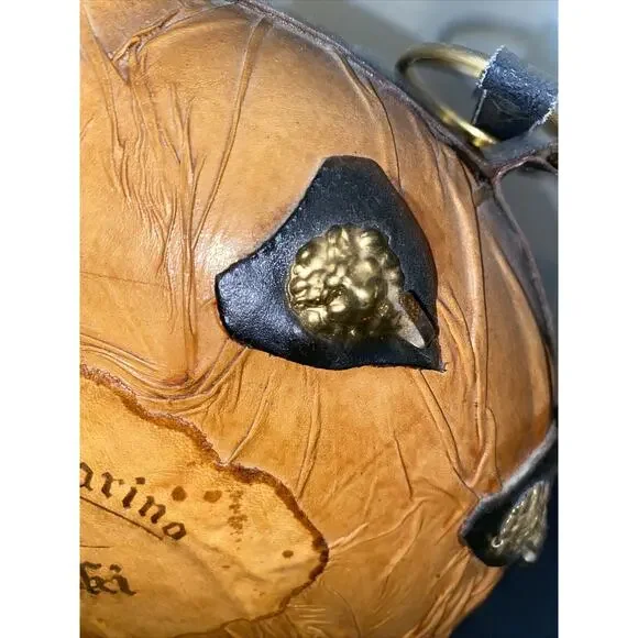 Vintage Rep San Marino Ornate Whiski Bottle Rep S. Marino - EMPTY - Picture 8 of 10